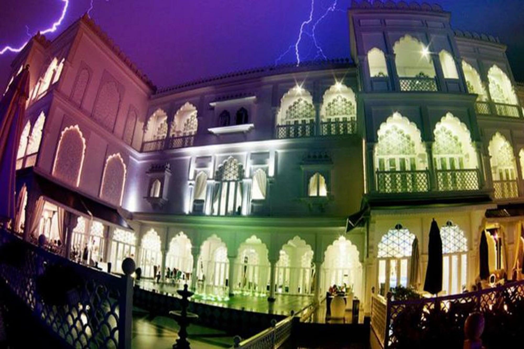 Chloe Gallery Ho Chi Minh City Exterior photo
