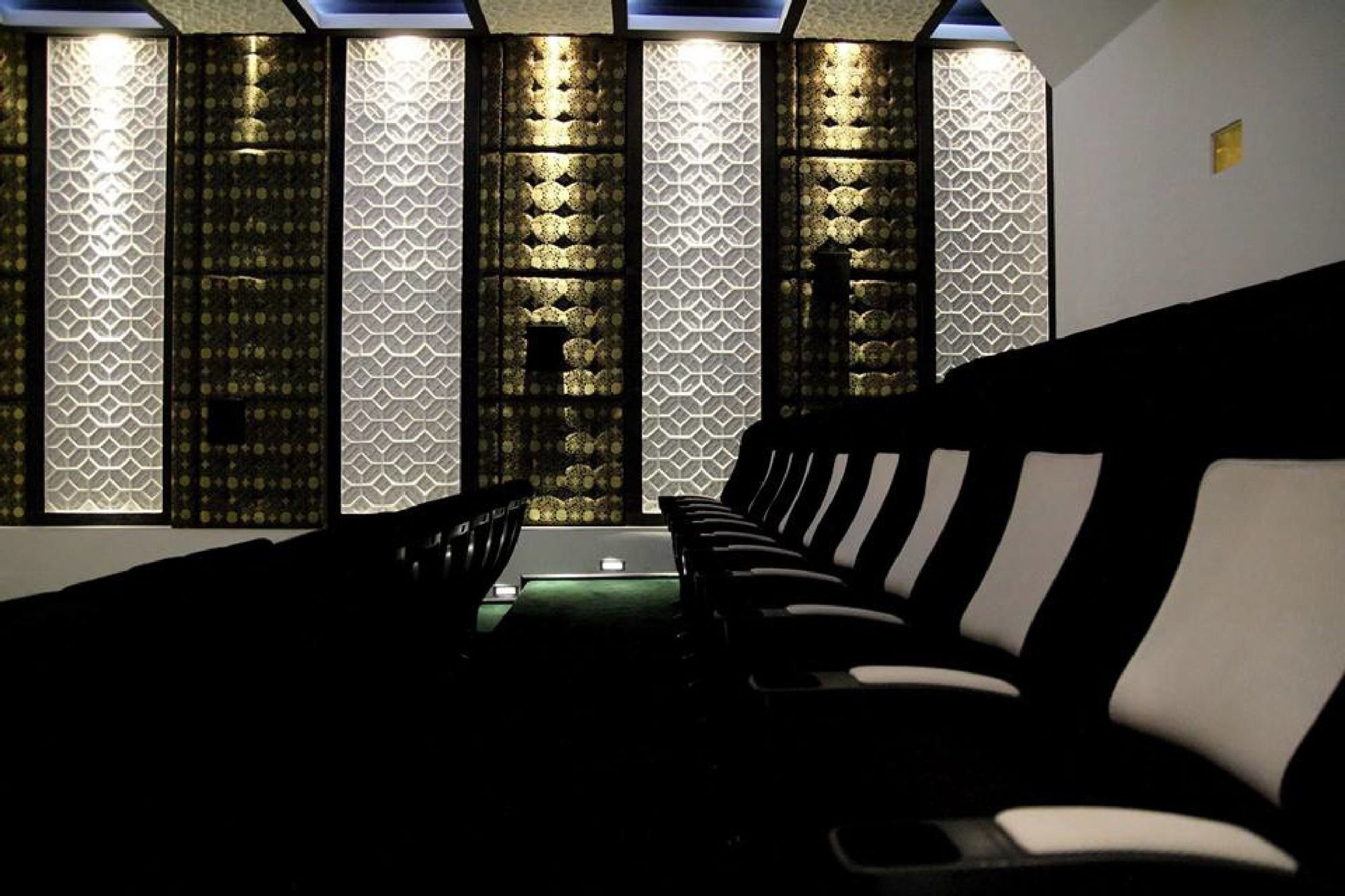 Chloe Gallery Ho Chi Minh City Exterior photo